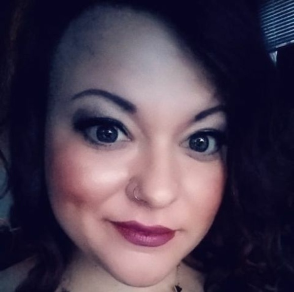 Meet your Posher, Danielle - Picture 1 of 1